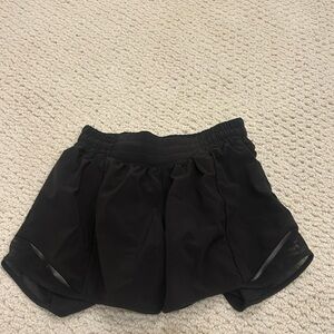 Lululemon Hotty Hot black athletic shorts